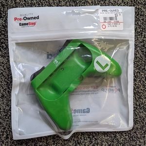 NINTENDO SWITCH LUIGI JOY-CON HOLDER